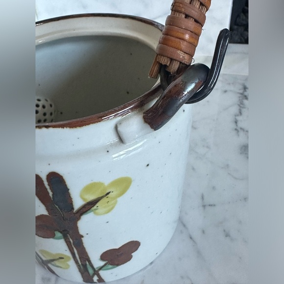 🇯🇵 Vintage Japanese Pottery Teapot with Rattan Handle - Picture 5 of 11